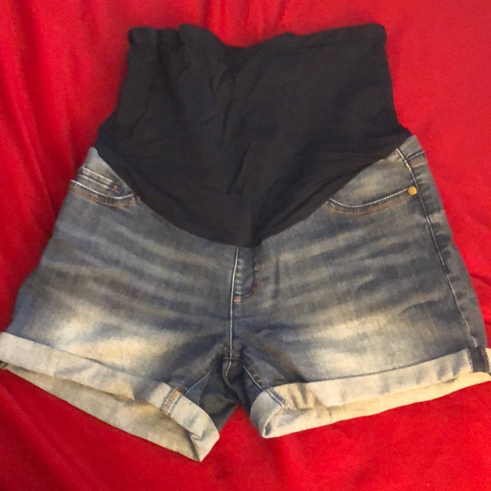 Maternity shorts